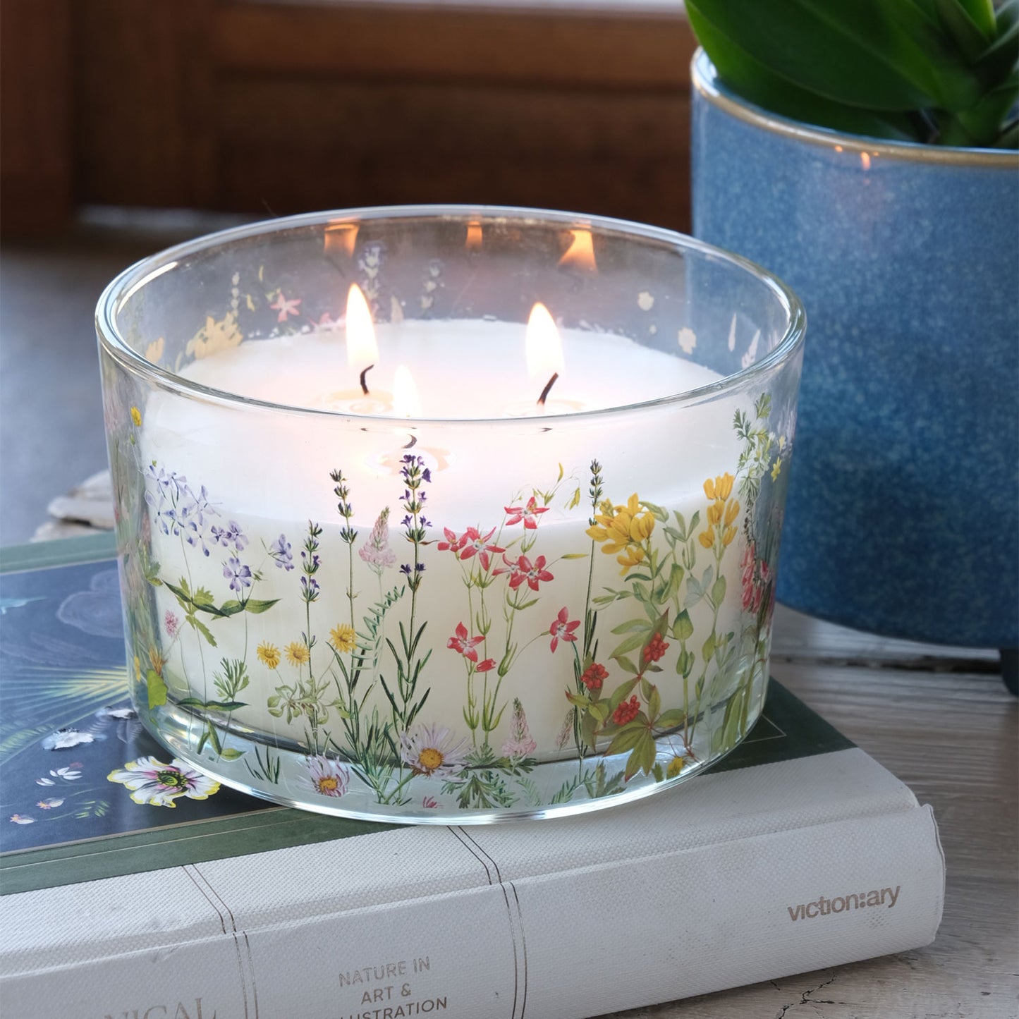 Life In The Garden - Scented Luxury Candle