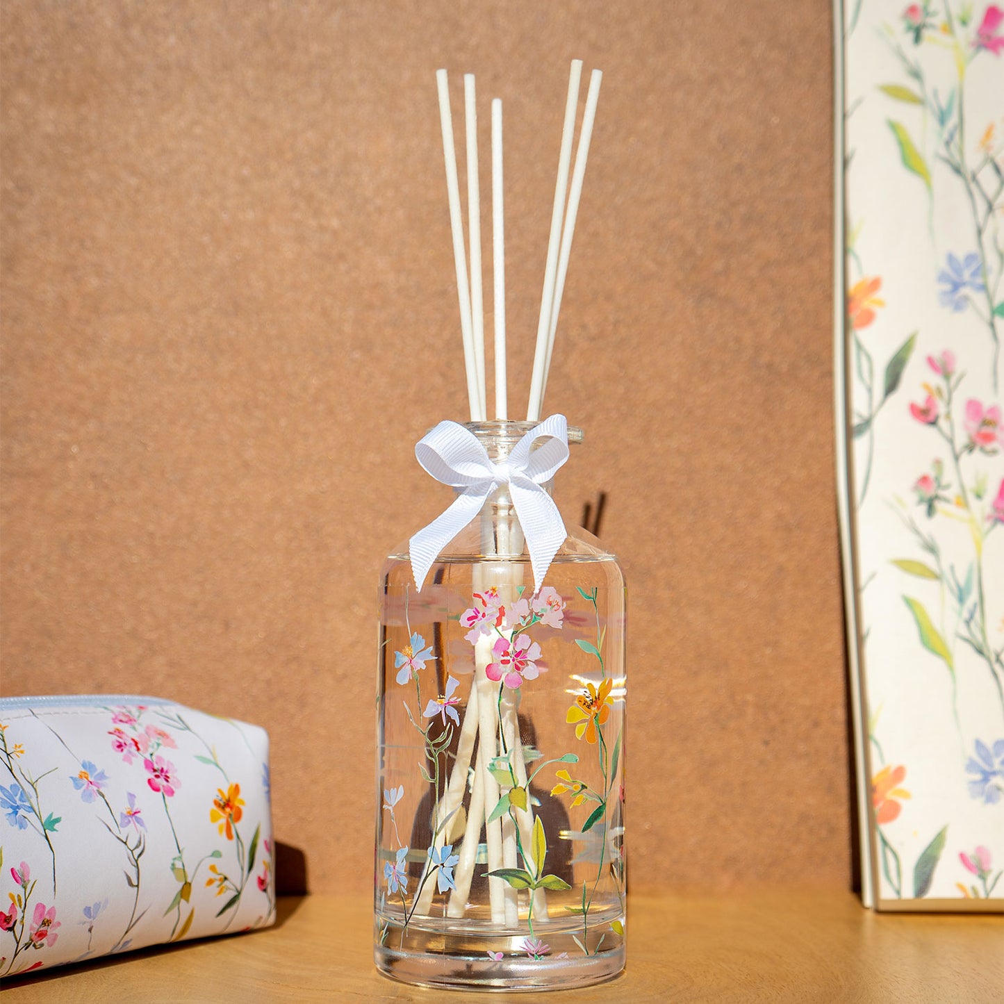 Dress Your Desk - Lily & Cut Flowers Room Diffuser - 300ml